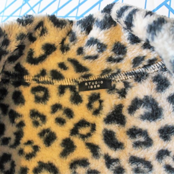 Avon / Studio 1886 Fuzzy Fleece Leopard Print Open Vest, Small - Picture 5 of 5